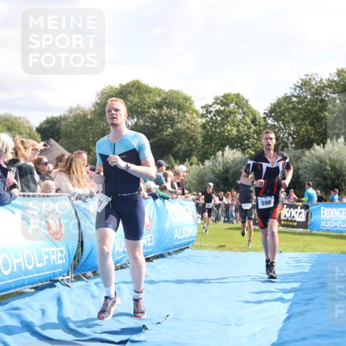 25.08.2024 - Elbe Triathlon Hamburg H.Heesch http://msf.ph/oto/6884191 25.08.2024 11:21:10 Ziel 381, 571, 598, 620, 710, 764 meine-sportfotos.de