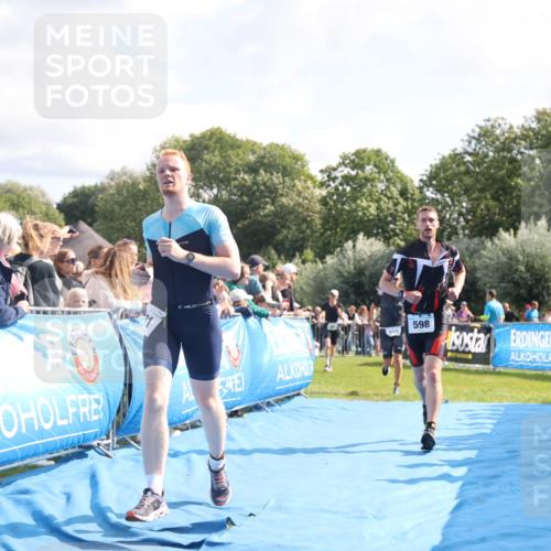 25.08.2024 - Elbe Triathlon Hamburg H.Heesch http://msf.ph/oto/6884193 25.08.2024 11:21:10 Ziel 381, 571, 598, 620, 710, 764 meine-sportfotos.de