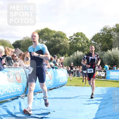 25.08.2024 - Elbe Triathlon Hamburg H.Heesch http://msf.ph/oto/6884195 25.08.2024 11:21:10 Ziel 381, 571, 598, 620, 710, 764 meine-sportfotos.de