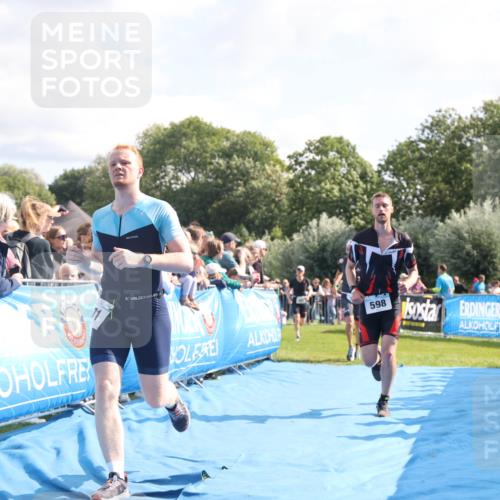 25.08.2024 - Elbe Triathlon Hamburg H.Heesch http://msf.ph/oto/6884198 25.08.2024 11:21:10 Ziel 381, 571, 598, 620, 710, 764 meine-sportfotos.de
