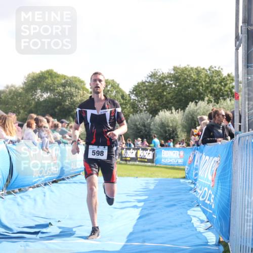 25.08.2024 - Elbe Triathlon Hamburg H.Heesch http://msf.ph/oto/6884209 25.08.2024 11:21:11 Ziel 381, 571, 598, 620, 710, 764 meine-sportfotos.de
