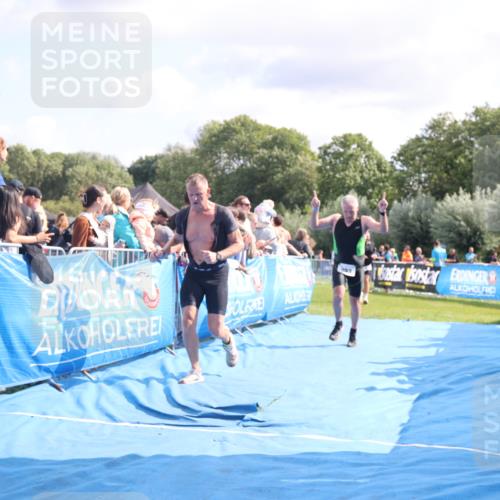 25.08.2024 - Elbe Triathlon Hamburg H.Heesch http://msf.ph/oto/6884211 25.08.2024 11:28:09 Ziel 393, 447, 633, 701 meine-sportfotos.de