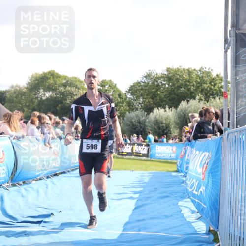 25.08.2024 - Elbe Triathlon Hamburg H.Heesch http://msf.ph/oto/6884214 25.08.2024 11:21:11 Ziel 381, 571, 598, 620, 710, 764 meine-sportfotos.de
