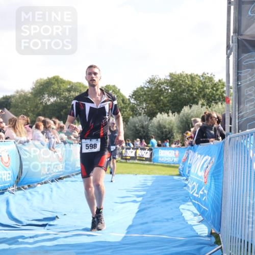 25.08.2024 - Elbe Triathlon Hamburg H.Heesch http://msf.ph/oto/6884216 25.08.2024 11:21:11 Ziel 381, 571, 598, 620, 710, 764 meine-sportfotos.de