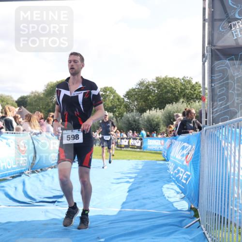 25.08.2024 - Elbe Triathlon Hamburg H.Heesch http://msf.ph/oto/6884230 25.08.2024 11:21:12 Ziel 381, 571, 598, 620, 710, 764 meine-sportfotos.de