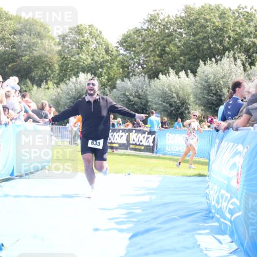 25.08.2024 - Elbe Triathlon Hamburg H.Heesch http://msf.ph/oto/6884241 25.08.2024 11:28:13 Ziel 393, 447, 633, 701 meine-sportfotos.de
