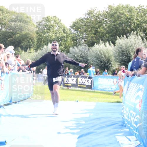 25.08.2024 - Elbe Triathlon Hamburg H.Heesch http://msf.ph/oto/6884247 25.08.2024 11:28:13 Ziel 393, 447, 633, 701 meine-sportfotos.de