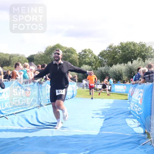 25.08.2024 - Elbe Triathlon Hamburg H.Heesch http://msf.ph/oto/6884265 25.08.2024 11:28:14 Ziel 393, 447, 633, 701 meine-sportfotos.de