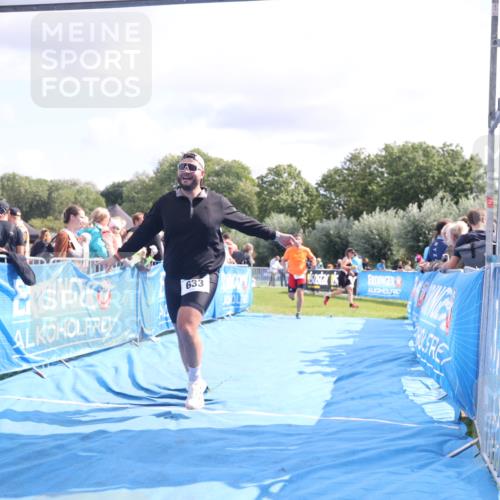 25.08.2024 - Elbe Triathlon Hamburg H.Heesch http://msf.ph/oto/6884266 25.08.2024 11:28:14 Ziel 393, 447, 633, 701 meine-sportfotos.de