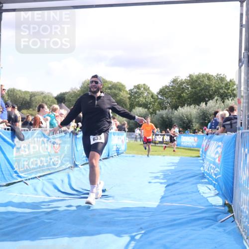 25.08.2024 - Elbe Triathlon Hamburg H.Heesch http://msf.ph/oto/6884268 25.08.2024 11:28:14 Ziel 393, 447, 633, 701 meine-sportfotos.de