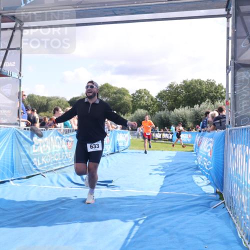 25.08.2024 - Elbe Triathlon Hamburg H.Heesch http://msf.ph/oto/6884276 25.08.2024 11:28:15 Ziel 393, 447, 633, 701 meine-sportfotos.de