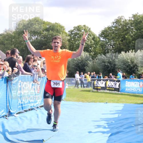 25.08.2024 - Elbe Triathlon Hamburg H.Heesch http://msf.ph/oto/6884288 25.08.2024 11:28:17 Ziel 393, 447, 633, 701 meine-sportfotos.de