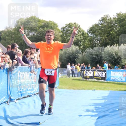 25.08.2024 - Elbe Triathlon Hamburg H.Heesch http://msf.ph/oto/6884290 25.08.2024 11:28:17 Ziel 393, 447, 633, 701 meine-sportfotos.de