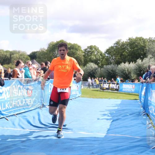 25.08.2024 - Elbe Triathlon Hamburg H.Heesch http://msf.ph/oto/6884314 25.08.2024 11:28:17 Ziel 393, 447, 633, 701 meine-sportfotos.de