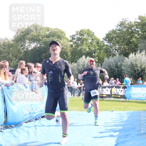25.08.2024 - Elbe Triathlon Hamburg H.Heesch http://msf.ph/oto/6884315 25.08.2024 11:21:21 Ziel 340, 371, 381, 710 meine-sportfotos.de