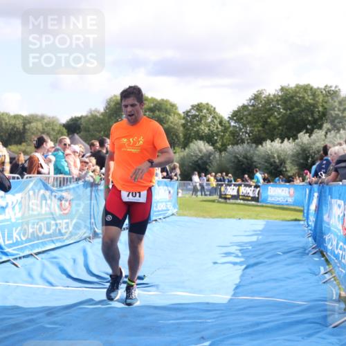 25.08.2024 - Elbe Triathlon Hamburg H.Heesch http://msf.ph/oto/6884318 25.08.2024 11:28:18 Ziel 633, 701 meine-sportfotos.de