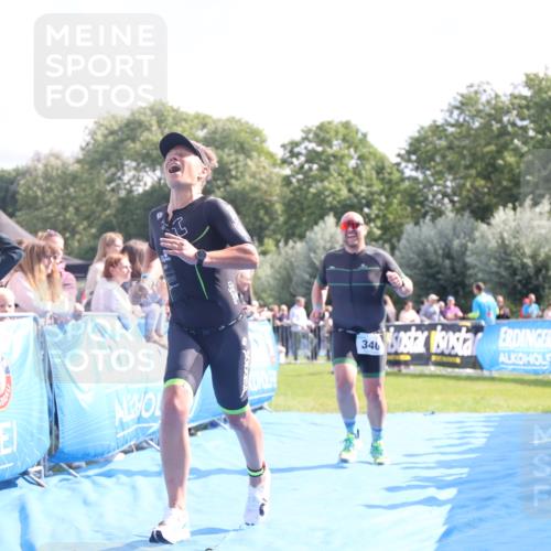 25.08.2024 - Elbe Triathlon Hamburg H.Heesch http://msf.ph/oto/6884319 25.08.2024 11:21:21 Ziel 340, 371, 381, 710 meine-sportfotos.de