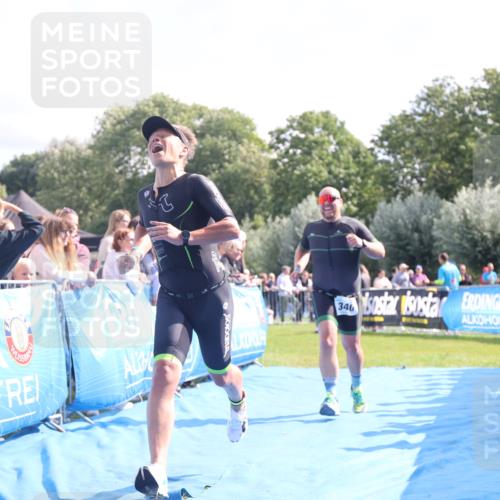 25.08.2024 - Elbe Triathlon Hamburg H.Heesch http://msf.ph/oto/6884321 25.08.2024 11:21:21 Ziel 340, 371, 381, 710 meine-sportfotos.de