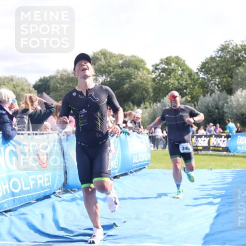 25.08.2024 - Elbe Triathlon Hamburg H.Heesch http://msf.ph/oto/6884327 25.08.2024 11:21:22 Ziel 340, 371, 381, 710 meine-sportfotos.de