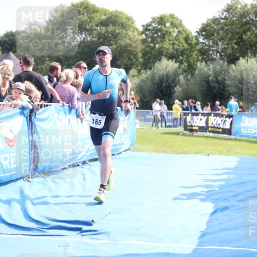25.08.2024 - Elbe Triathlon Hamburg H.Heesch http://msf.ph/oto/6884330 25.08.2024 11:28:32 Ziel 165 meine-sportfotos.de