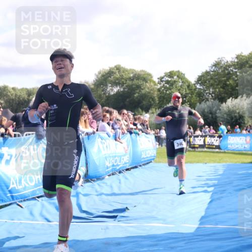 25.08.2024 - Elbe Triathlon Hamburg H.Heesch http://msf.ph/oto/6884337 25.08.2024 11:21:22 Ziel 340, 371, 381, 710 meine-sportfotos.de