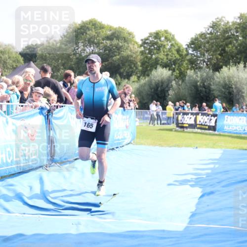 25.08.2024 - Elbe Triathlon Hamburg H.Heesch http://msf.ph/oto/6884338 25.08.2024 11:28:32 Ziel 165 meine-sportfotos.de