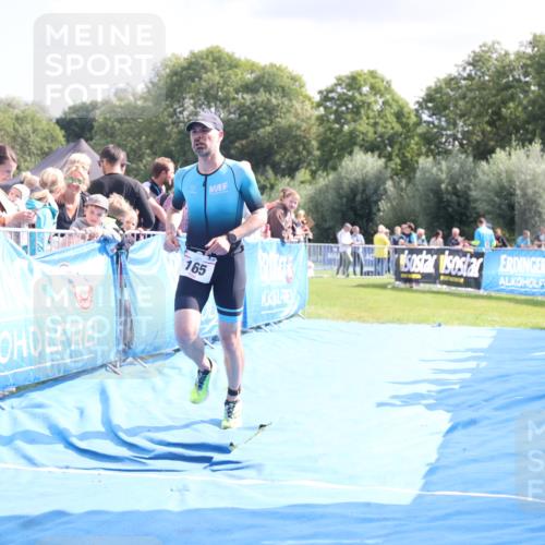 25.08.2024 - Elbe Triathlon Hamburg H.Heesch http://msf.ph/oto/6884340 25.08.2024 11:28:32 Ziel 165 meine-sportfotos.de