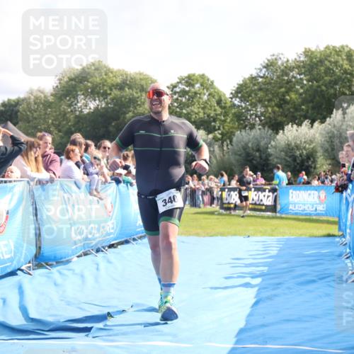 25.08.2024 - Elbe Triathlon Hamburg H.Heesch http://msf.ph/oto/6884341 25.08.2024 11:21:22 Ziel 340, 371, 381, 710 meine-sportfotos.de
