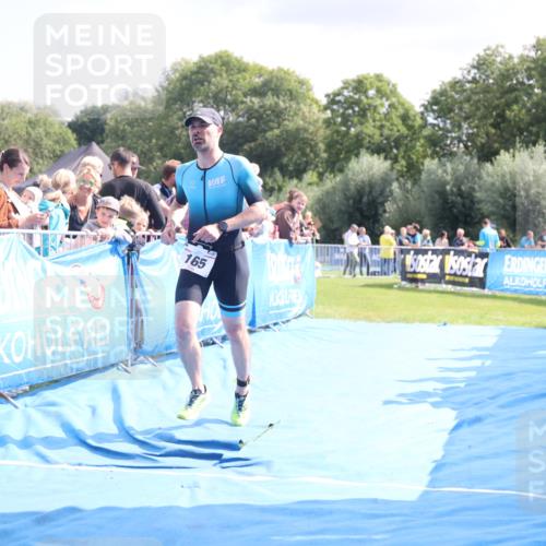 25.08.2024 - Elbe Triathlon Hamburg H.Heesch http://msf.ph/oto/6884342 25.08.2024 11:28:32 Ziel 165 meine-sportfotos.de
