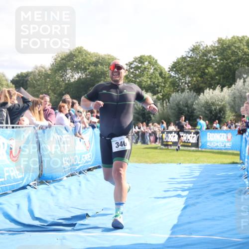 25.08.2024 - Elbe Triathlon Hamburg H.Heesch http://msf.ph/oto/6884345 25.08.2024 11:21:23 Ziel 340, 371, 381 meine-sportfotos.de