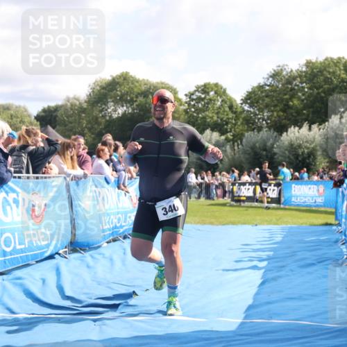 25.08.2024 - Elbe Triathlon Hamburg H.Heesch http://msf.ph/oto/6884349 25.08.2024 11:21:23 Ziel 340, 371, 381 meine-sportfotos.de