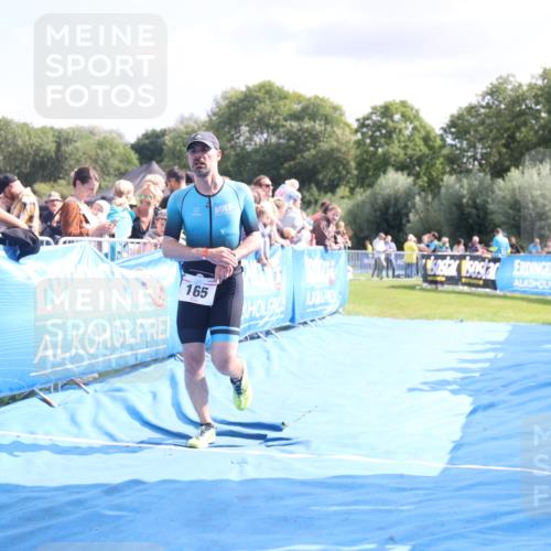 25.08.2024 - Elbe Triathlon Hamburg H.Heesch http://msf.ph/oto/6884352 25.08.2024 11:28:32 Ziel 165 meine-sportfotos.de