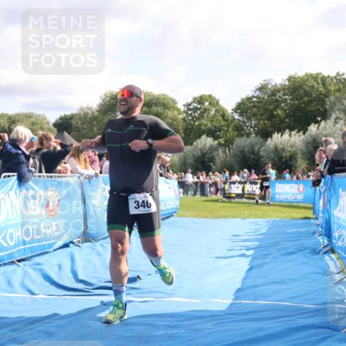 25.08.2024 - Elbe Triathlon Hamburg H.Heesch http://msf.ph/oto/6884359 25.08.2024 11:21:23 Ziel 340, 371, 381 meine-sportfotos.de