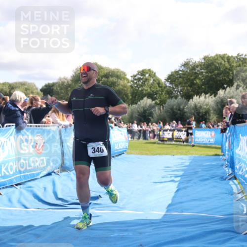 25.08.2024 - Elbe Triathlon Hamburg H.Heesch http://msf.ph/oto/6884361 25.08.2024 11:21:23 Ziel 340, 371, 381 meine-sportfotos.de
