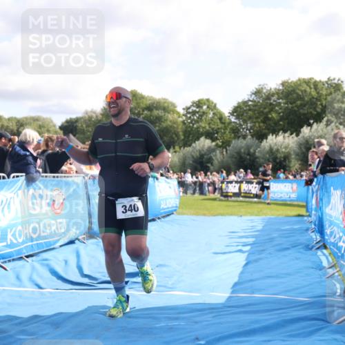 25.08.2024 - Elbe Triathlon Hamburg H.Heesch http://msf.ph/oto/6884363 25.08.2024 11:21:23 Ziel 340, 371, 381 meine-sportfotos.de