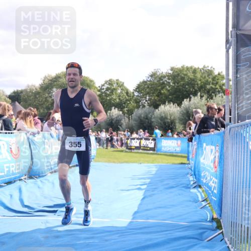 25.08.2024 - Elbe Triathlon Hamburg H.Heesch http://msf.ph/oto/6884402 25.08.2024 11:21:32 Ziel 355 meine-sportfotos.de