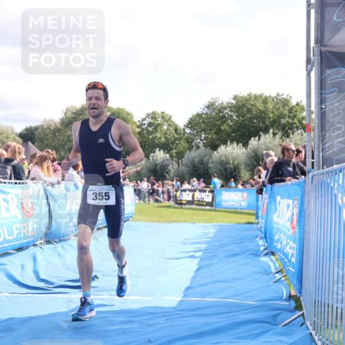 25.08.2024 - Elbe Triathlon Hamburg H.Heesch http://msf.ph/oto/6884404 25.08.2024 11:21:32 Ziel 355 meine-sportfotos.de