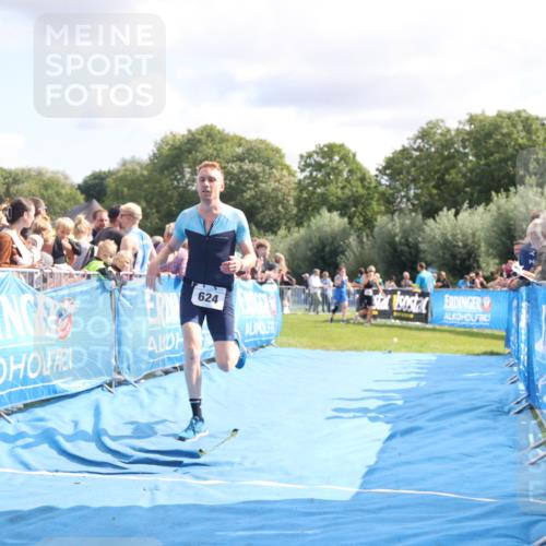25.08.2024 - Elbe Triathlon Hamburg H.Heesch http://msf.ph/oto/6884408 25.08.2024 11:28:43 Ziel 341, 624 meine-sportfotos.de