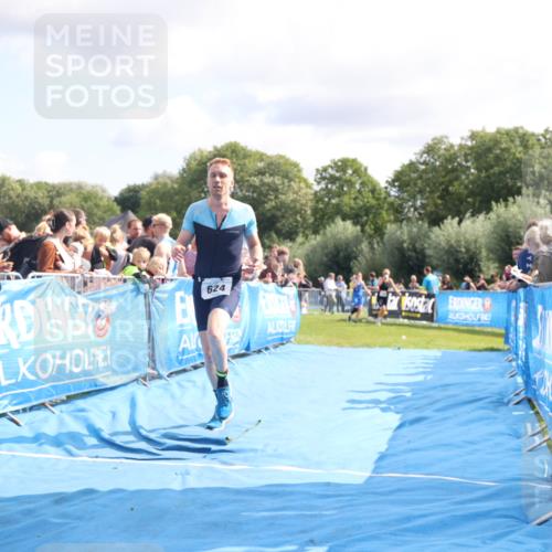 25.08.2024 - Elbe Triathlon Hamburg H.Heesch http://msf.ph/oto/6884412 25.08.2024 11:28:44 Ziel 341, 624 meine-sportfotos.de