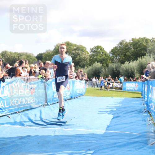 25.08.2024 - Elbe Triathlon Hamburg H.Heesch http://msf.ph/oto/6884414 25.08.2024 11:28:44 Ziel 341, 624 meine-sportfotos.de