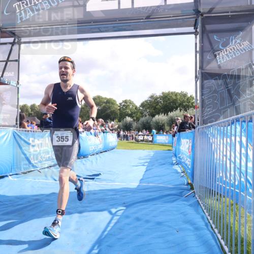 25.08.2024 - Elbe Triathlon Hamburg H.Heesch http://msf.ph/oto/6884415 25.08.2024 11:21:33 Ziel 355, 417 meine-sportfotos.de