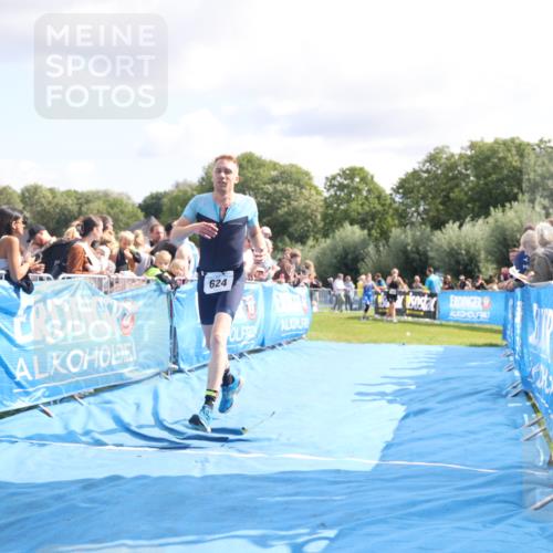 25.08.2024 - Elbe Triathlon Hamburg H.Heesch http://msf.ph/oto/6884416 25.08.2024 11:28:44 Ziel 341, 624 meine-sportfotos.de