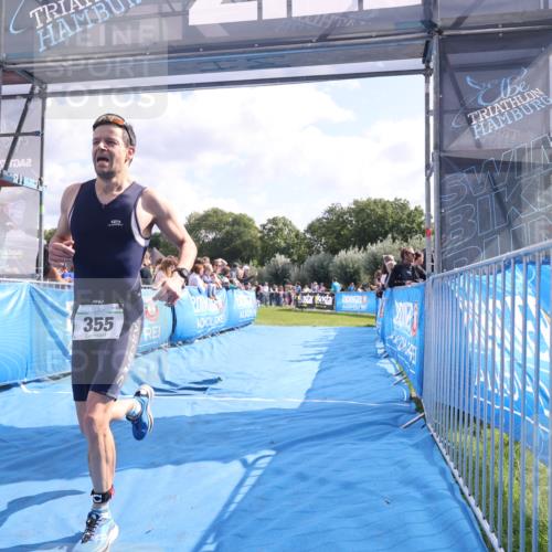 25.08.2024 - Elbe Triathlon Hamburg H.Heesch http://msf.ph/oto/6884420 25.08.2024 11:21:33 Ziel 355, 417 meine-sportfotos.de
