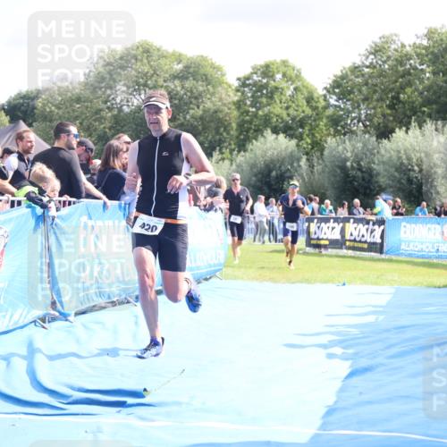 25.08.2024 - Elbe Triathlon Hamburg H.Heesch http://msf.ph/oto/6884426 25.08.2024 11:28:53 Ziel 384, 420, 746 meine-sportfotos.de