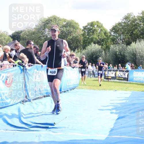 25.08.2024 - Elbe Triathlon Hamburg H.Heesch http://msf.ph/oto/6884430 25.08.2024 11:28:53 Ziel 384, 420, 746 meine-sportfotos.de