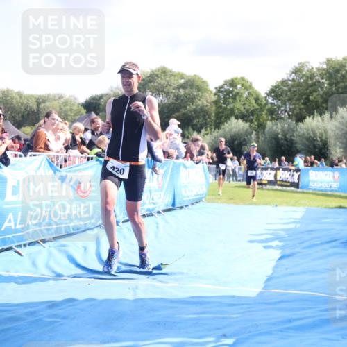 25.08.2024 - Elbe Triathlon Hamburg H.Heesch http://msf.ph/oto/6884445 25.08.2024 11:28:53 Ziel 384, 420, 746 meine-sportfotos.de