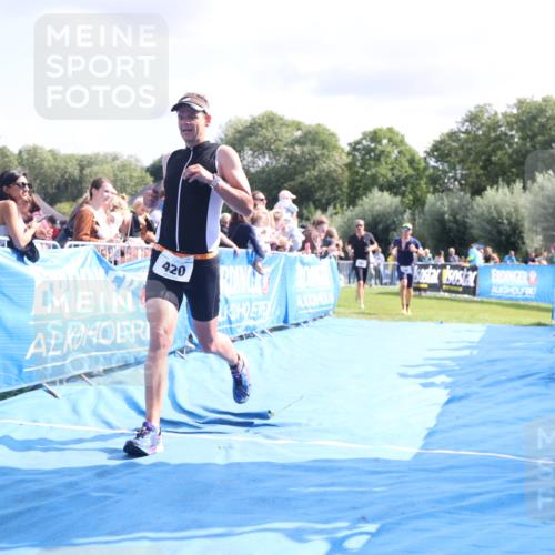 25.08.2024 - Elbe Triathlon Hamburg H.Heesch http://msf.ph/oto/6884450 25.08.2024 11:28:54 Ziel 384, 420, 746 meine-sportfotos.de