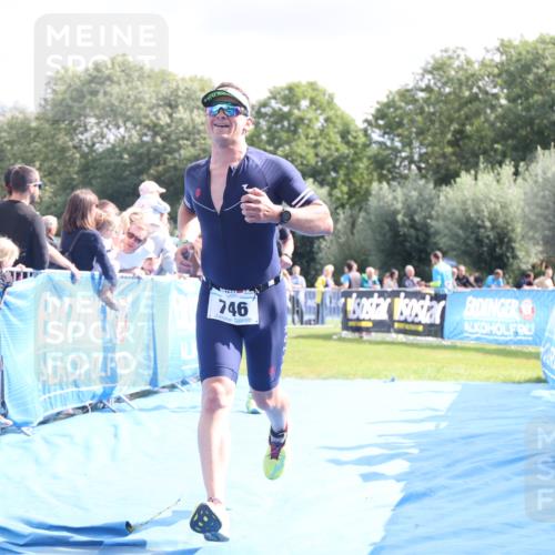 25.08.2024 - Elbe Triathlon Hamburg H.Heesch http://msf.ph/oto/6884472 25.08.2024 11:28:56 Ziel 384, 420, 746 meine-sportfotos.de