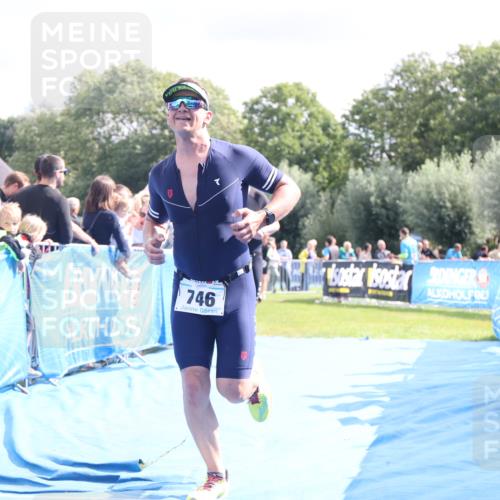 25.08.2024 - Elbe Triathlon Hamburg H.Heesch http://msf.ph/oto/6884478 25.08.2024 11:28:56 Ziel 384, 420, 746 meine-sportfotos.de
