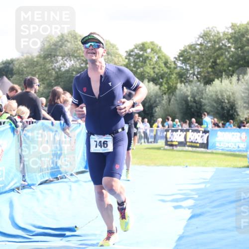 25.08.2024 - Elbe Triathlon Hamburg H.Heesch http://msf.ph/oto/6884481 25.08.2024 11:28:56 Ziel 384, 420, 746 meine-sportfotos.de